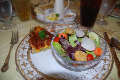 quiche and mixed greens 5-26-2011 5-31-47 AM