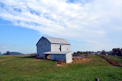 white barn2 10-26-2013 10-37-04 PM