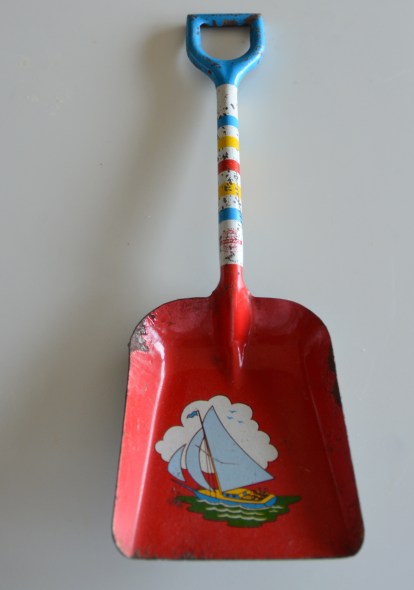 sand shovel 4-13-2014 3-22-12 PM