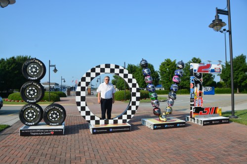 jr in love sign 6-16-2014 6-22-27 PM