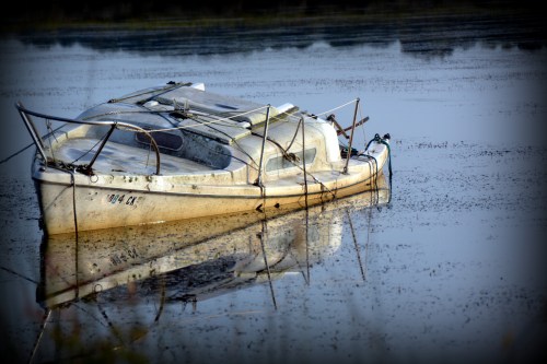 neglected boat 8-31-2014 7-48-28 AM