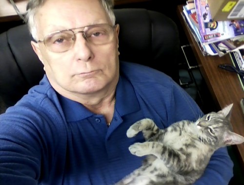 gypsy paws up 11-23-2013 4-24-32 PM