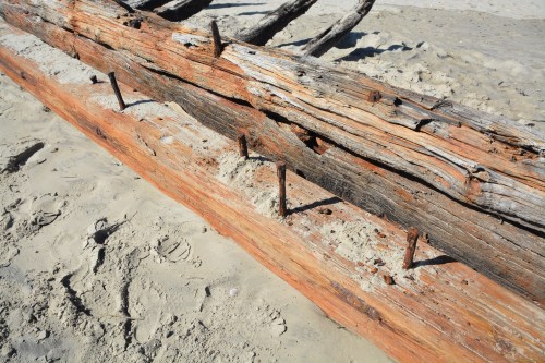 shipwreck iron bolts 10-24-2015 11-18-01 AM