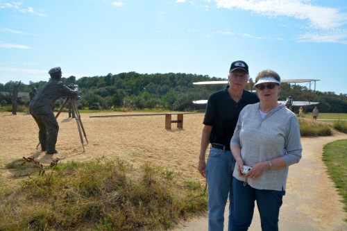 pam-dave-statue-9-8-2016-3-58-35-pm